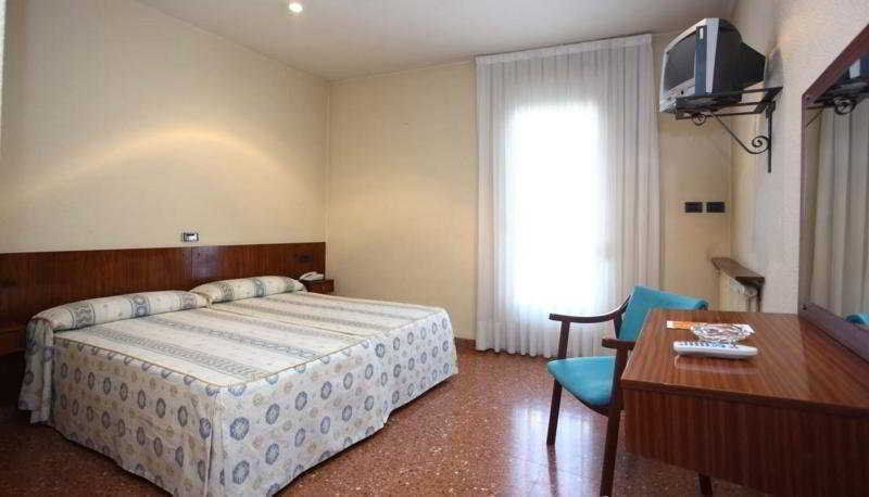 La Bilbaina Hotel บิโตเรีย-กัสเตซ ภายนอก รูปภาพ