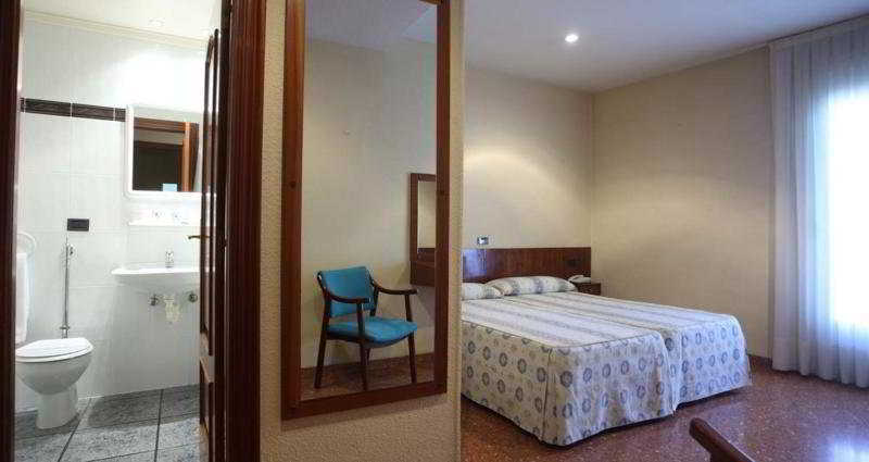 La Bilbaina Hotel บิโตเรีย-กัสเตซ ภายนอก รูปภาพ