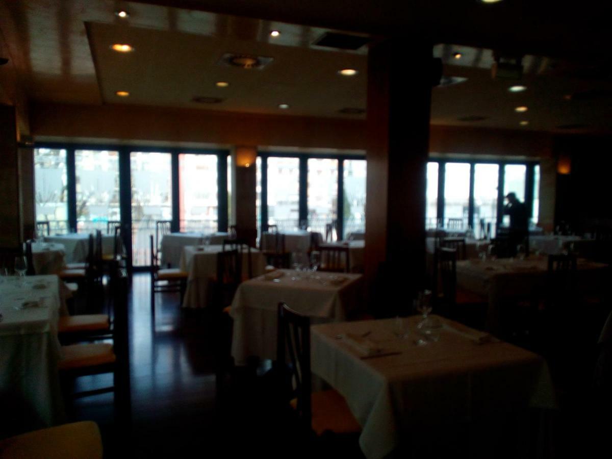 La Bilbaina Hotel บิโตเรีย-กัสเตซ ภายนอก รูปภาพ